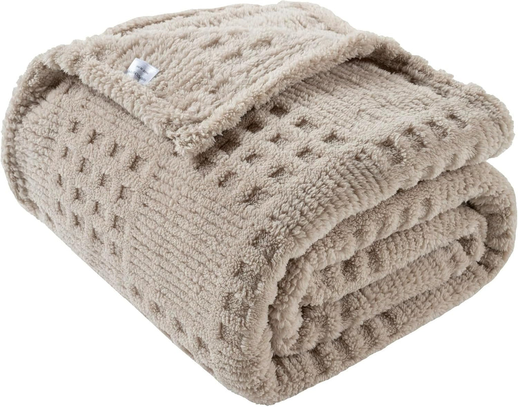 Soft and Fluffy Fleece Throw Blanket