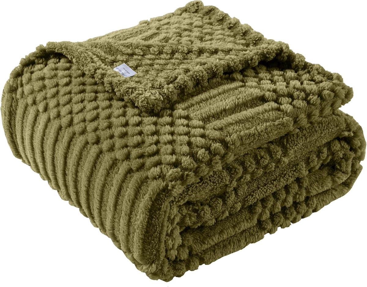 Soft and Fluffy Fleece Throw Blanket